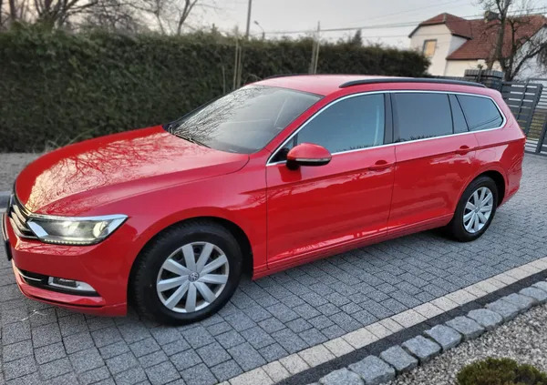 śląskie Volkswagen Passat cena 56600 przebieg: 151000, rok produkcji 2018 z Jordanów